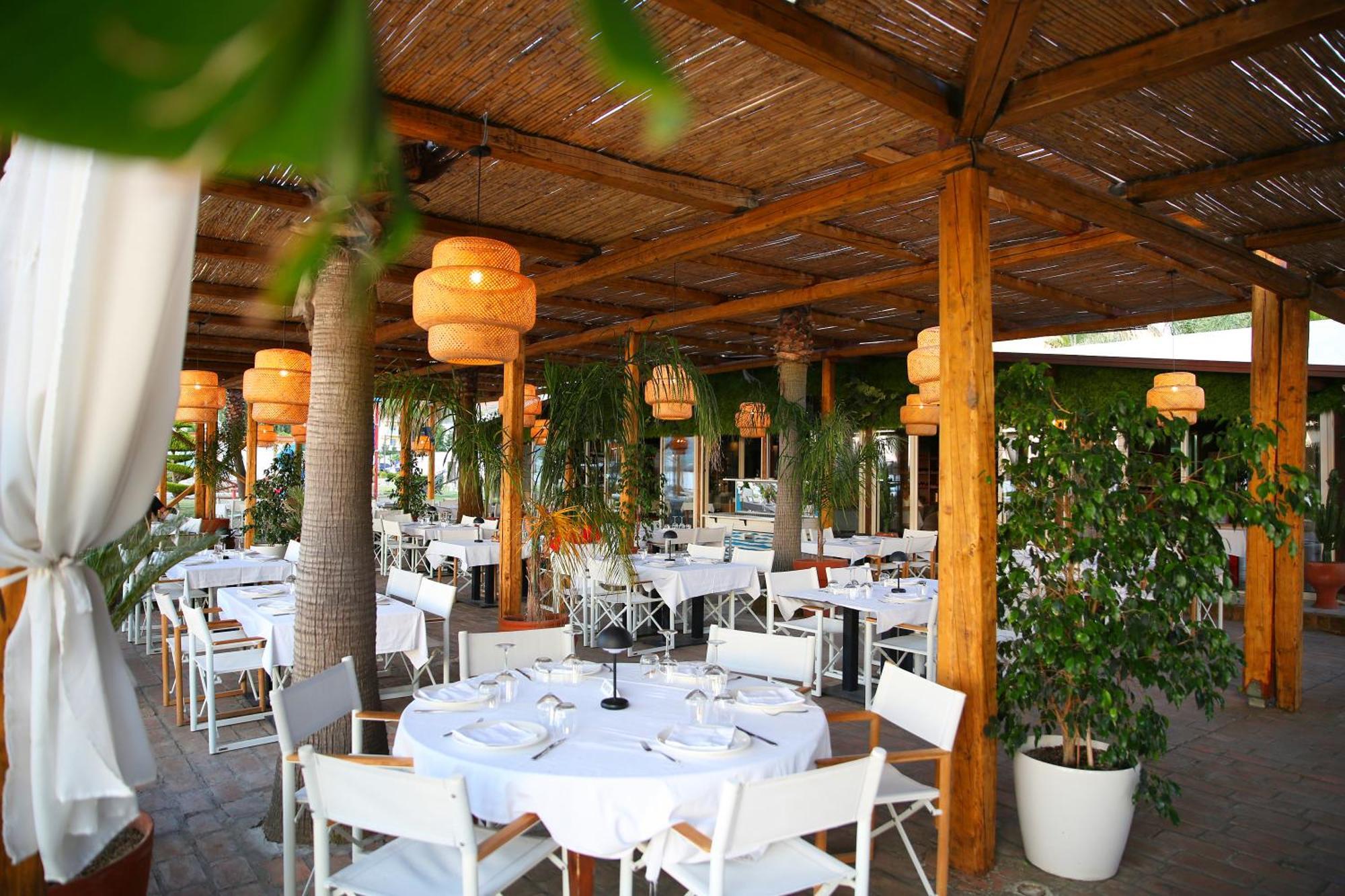 Oricon Coast Luxury Resort Orikum Buitenkant foto