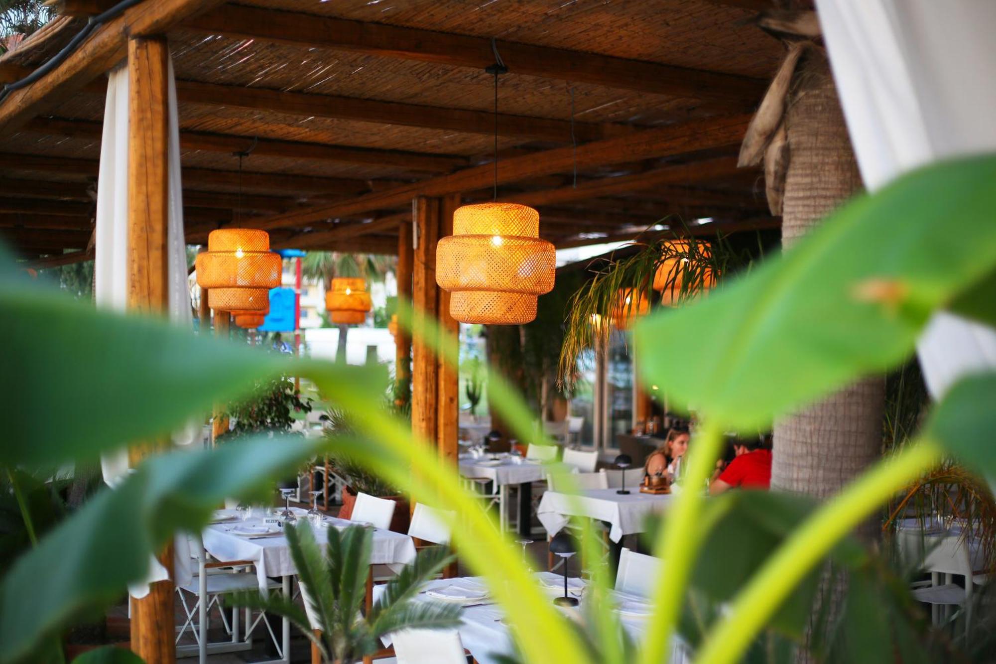 Oricon Coast Luxury Resort Orikum Buitenkant foto